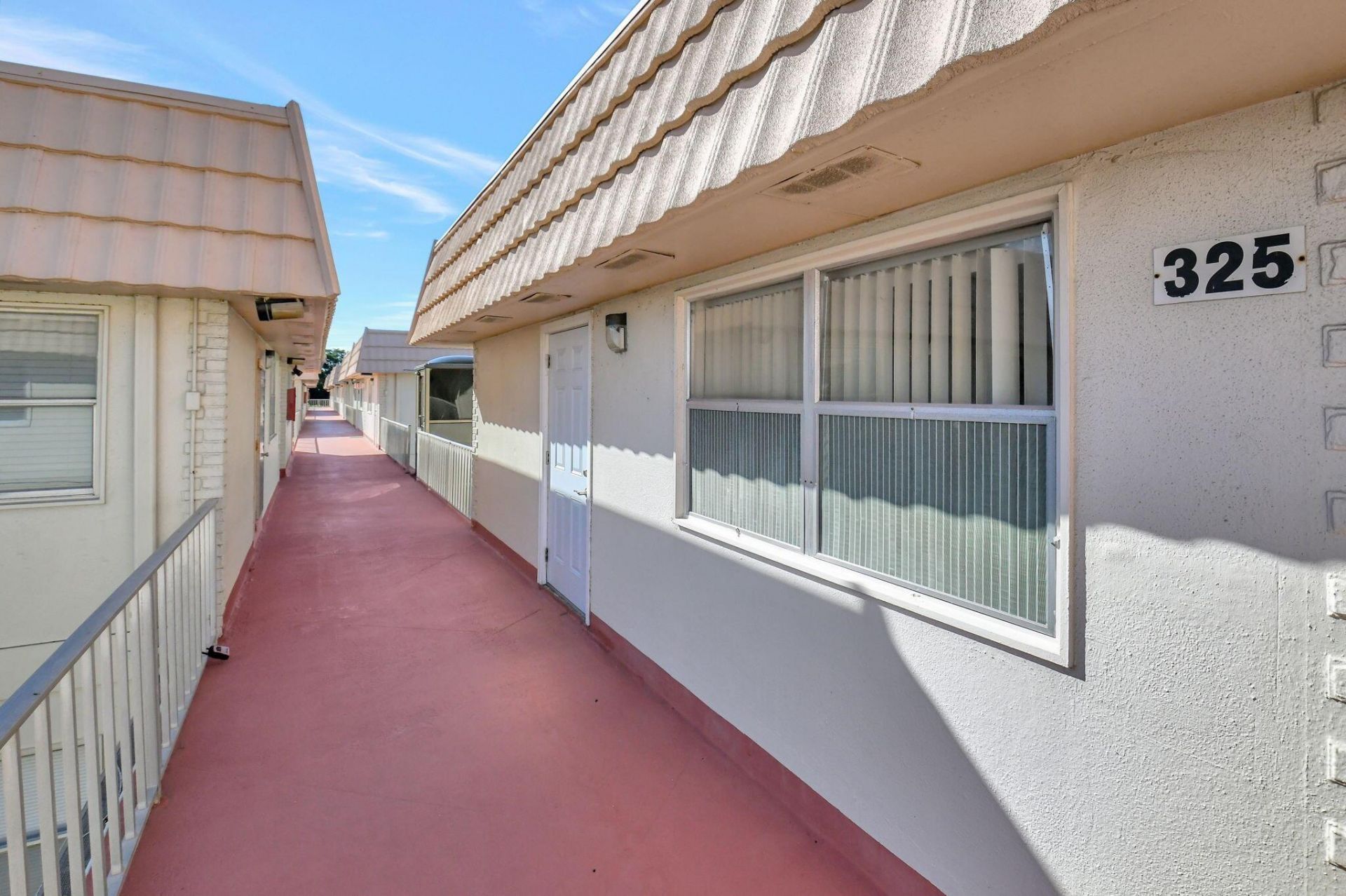 325 Saxony G, Delray Beach, FL 33446 Photo