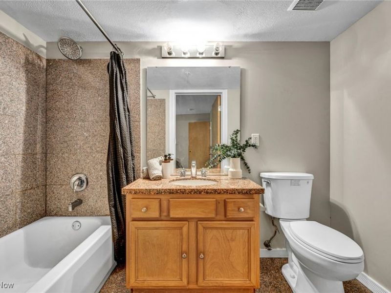 2222 Detroit Road, Unit 304, Cleveland, OH 44113 Photo 32