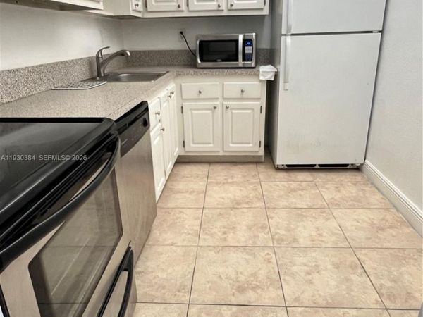 1805 Sans Souci Blvd , Unit 428, North Miami, FL 33181