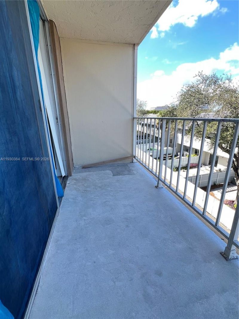 1805 Sans Souci Blvd , Unit 428, North Miami, FL 33181 Photo