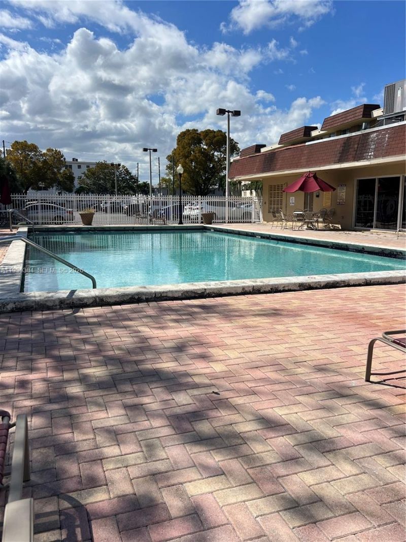 1805 Sans Souci Blvd , Unit 428, North Miami, FL 33181 Photo