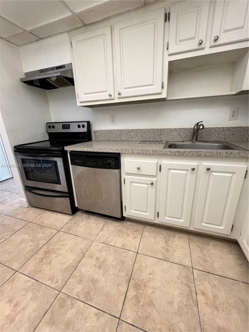 1805 Sans Souci Blvd , Unit 428, North Miami, FL 33181 Photo