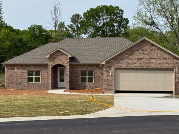 130 Petronia, Hot Springs, AR 71913