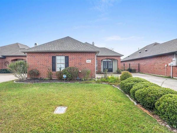 2813 N Locke Point Drive N, Lake Charles, LA 70605