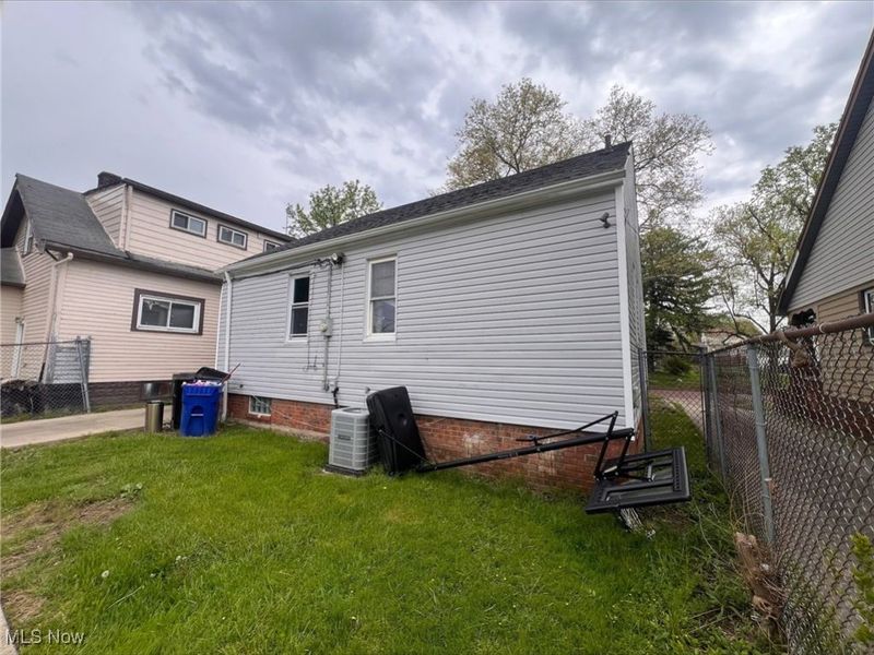 3976 E 154th Street, Cleveland, OH 44128 Photo 4