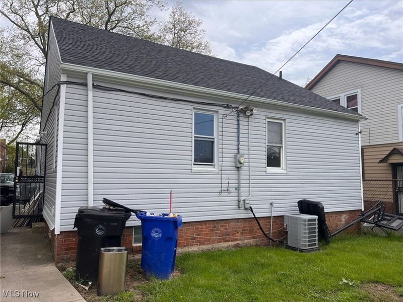 3976 E 154th Street, Cleveland, OH 44128 Photo 5
