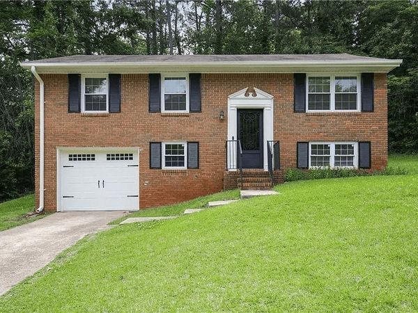 2444 ROLLING VIEW Drive SE, Smyrna, GA 30080