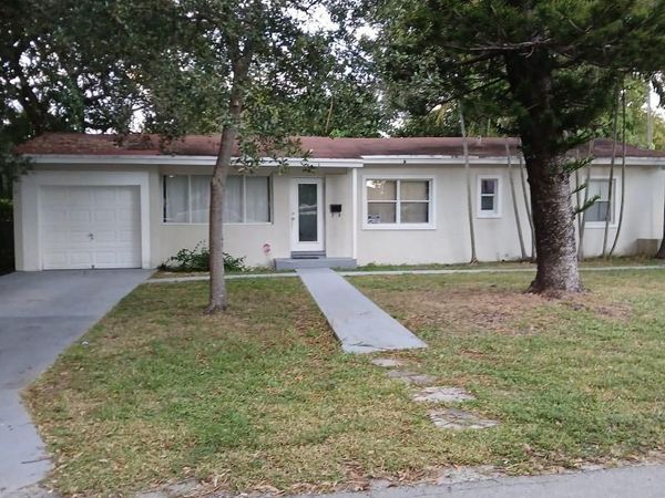 5759 SW 61st St, Miami, FL 33143