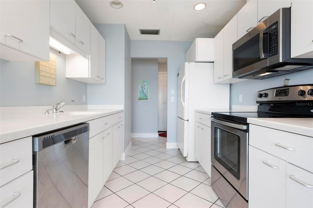 3859 Catalina Drive, Bradenton, FL 34210 Photo