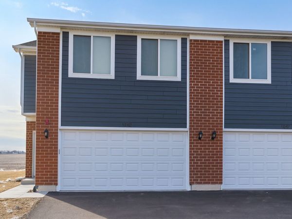 1241 Gillespie Lane NE, Yorkville, IL 60560