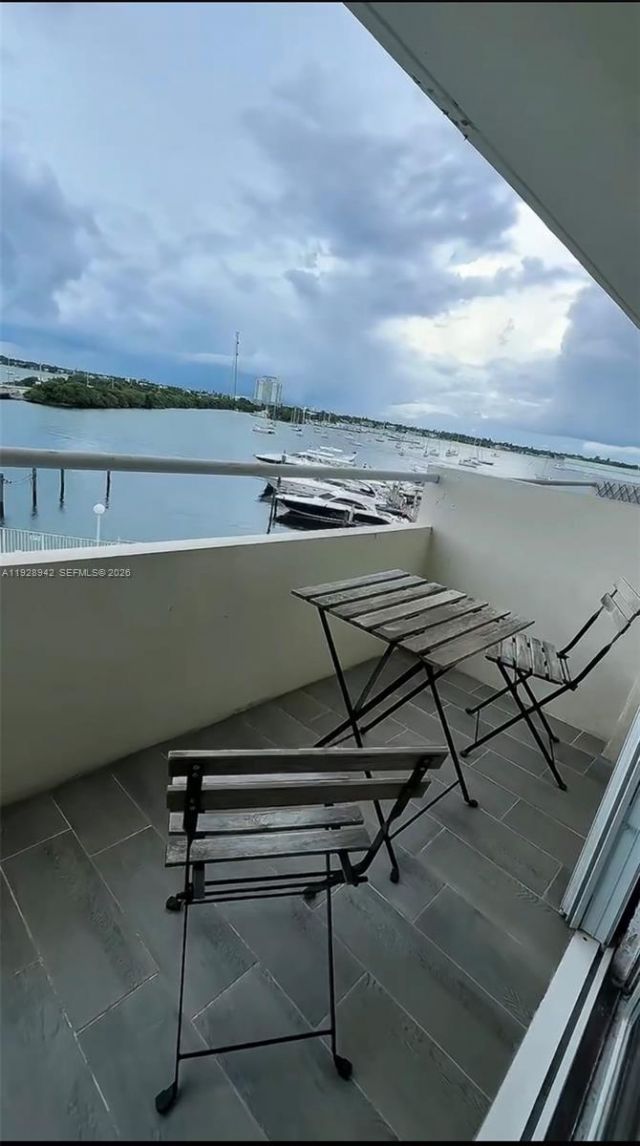 7904 West Dr, Unit 315, North Bay Village, FL 33141 Photo