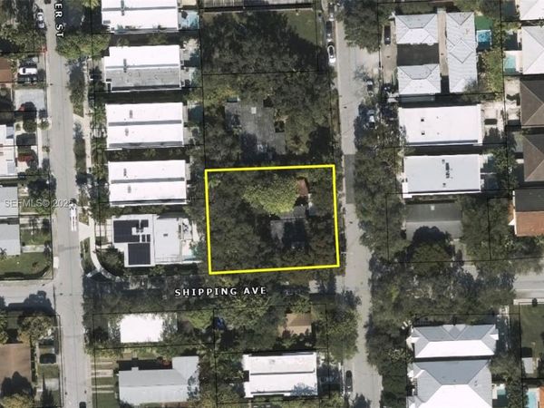 3090 Hibiscus St , Miami, FL 33133