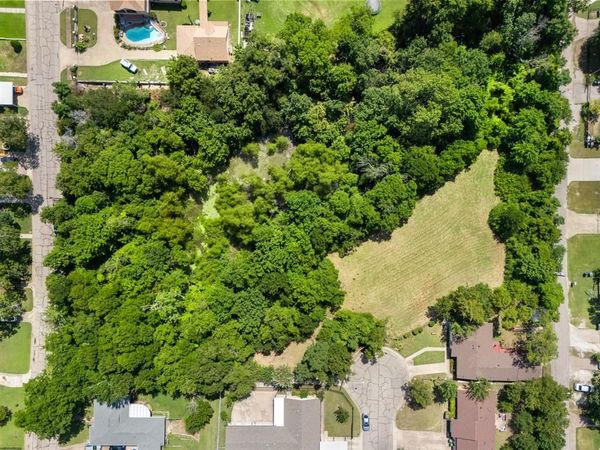 1 Ott Circle , Cockrell Hill, TX 75211