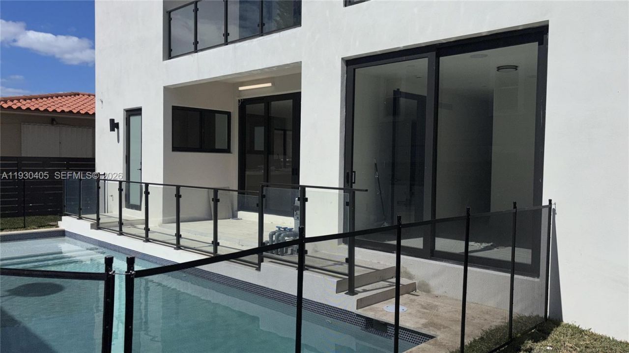 2484 SW 18th St, Miami, FL 33145 Photo