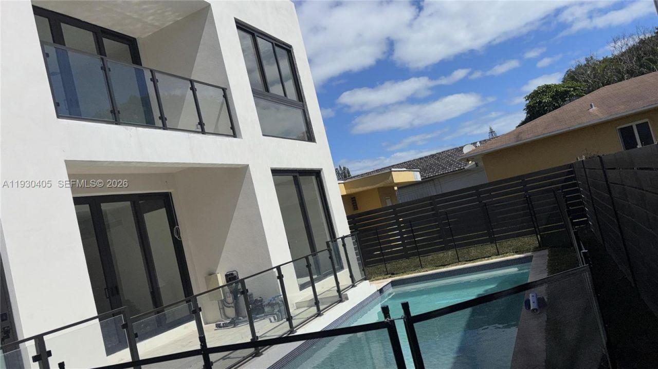 2484 SW 18th St, Miami, FL 33145 Photo