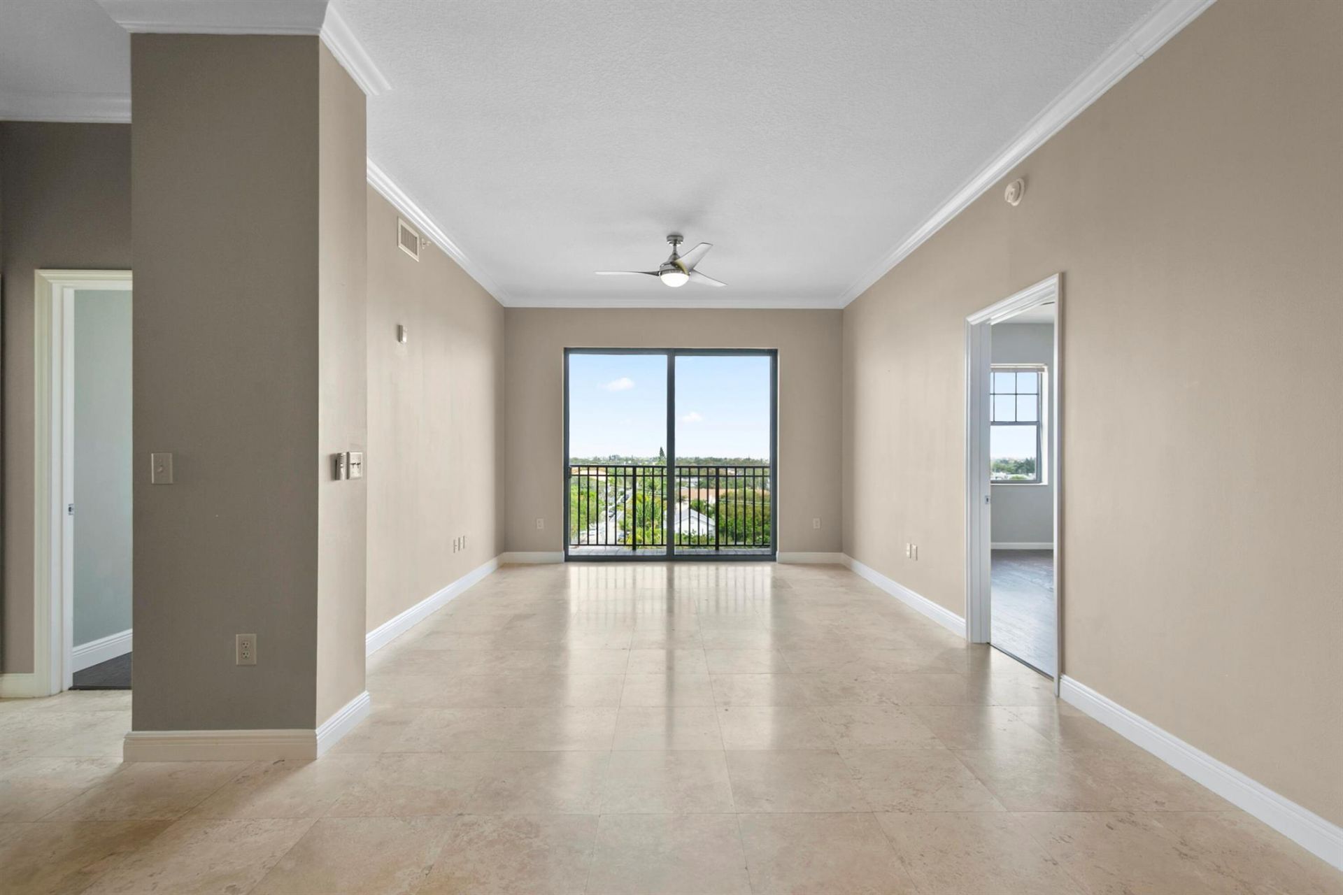511 Lucerne Avenue, Unit 607, Lake Worth Beach, FL 33460 Photo