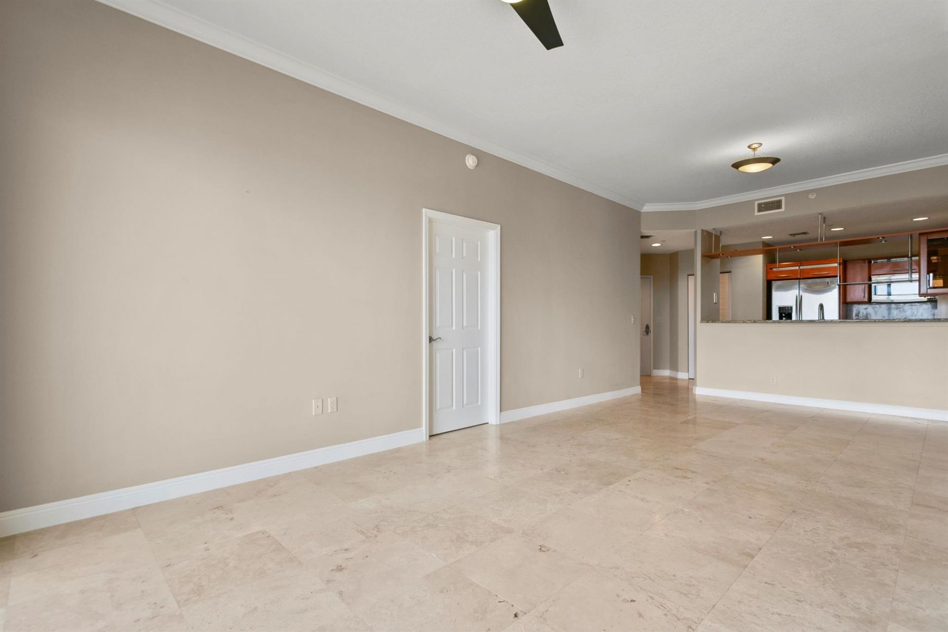 511 Lucerne Avenue, Unit 607, Lake Worth Beach, FL 33460 Photo