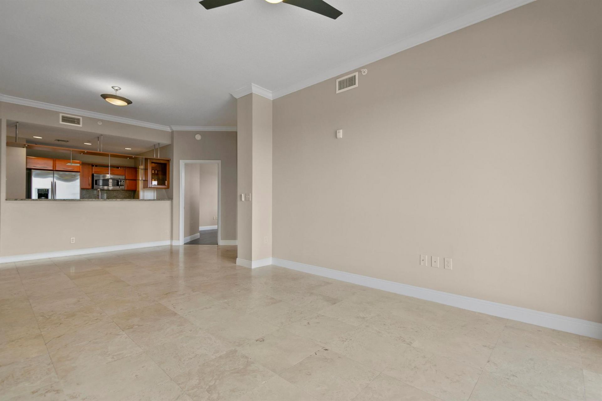 511 Lucerne Avenue, Unit 607, Lake Worth Beach, FL 33460 Photo