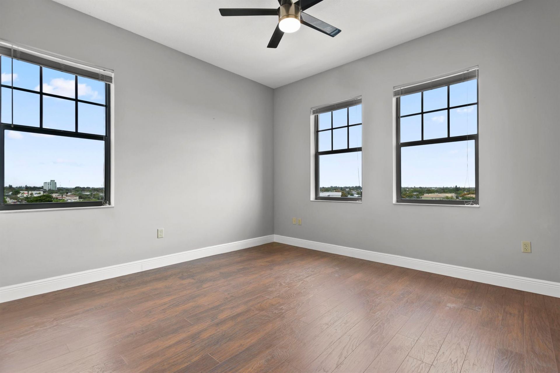 511 Lucerne Avenue, Unit 607, Lake Worth Beach, FL 33460 Photo