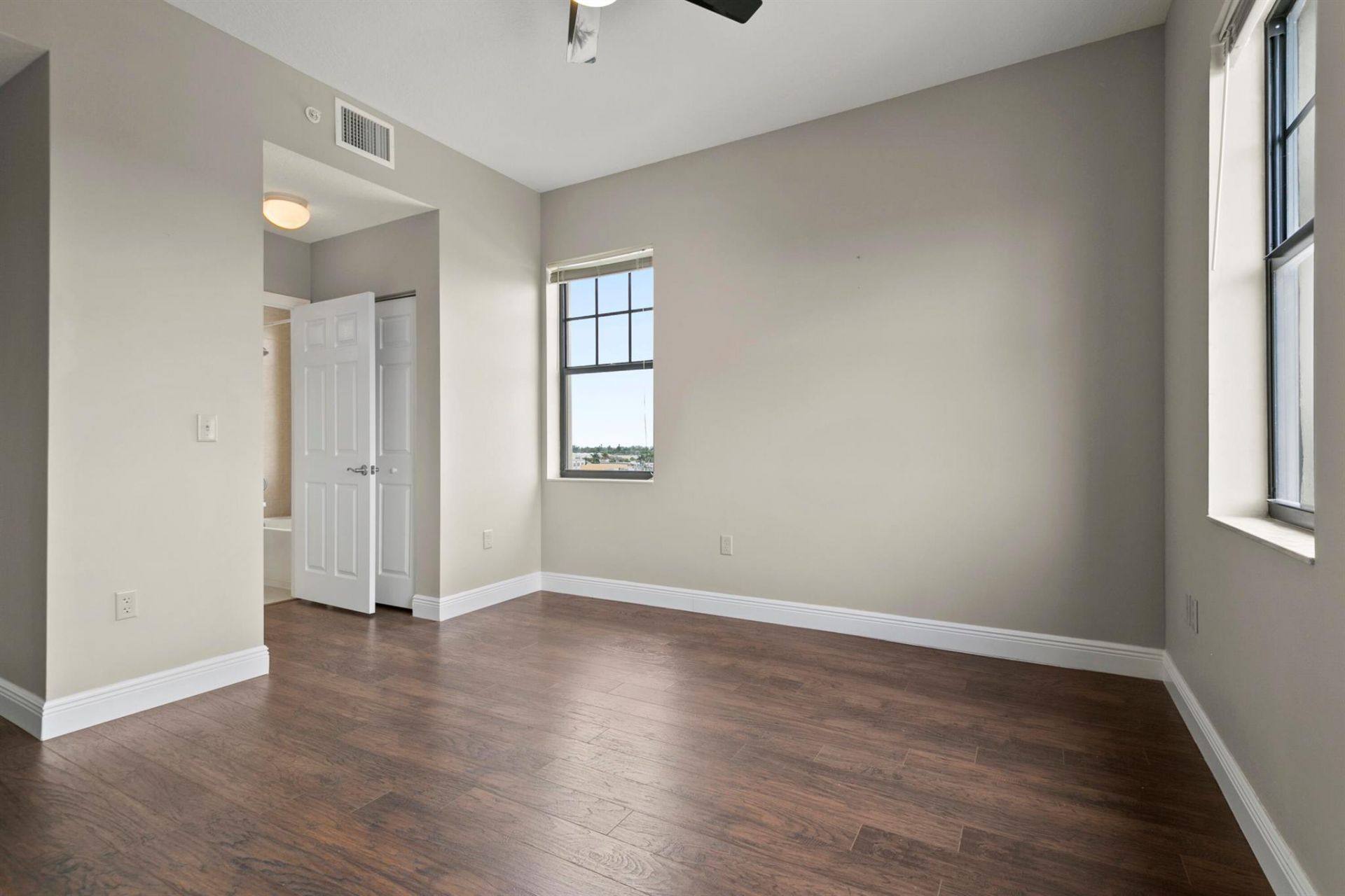 511 Lucerne Avenue, Unit 607, Lake Worth Beach, FL 33460 Photo