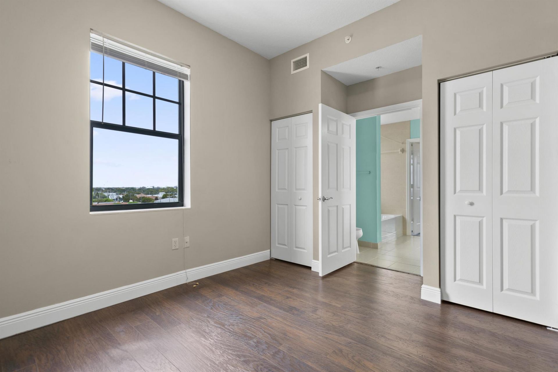 511 Lucerne Avenue, Unit 607, Lake Worth Beach, FL 33460 Photo