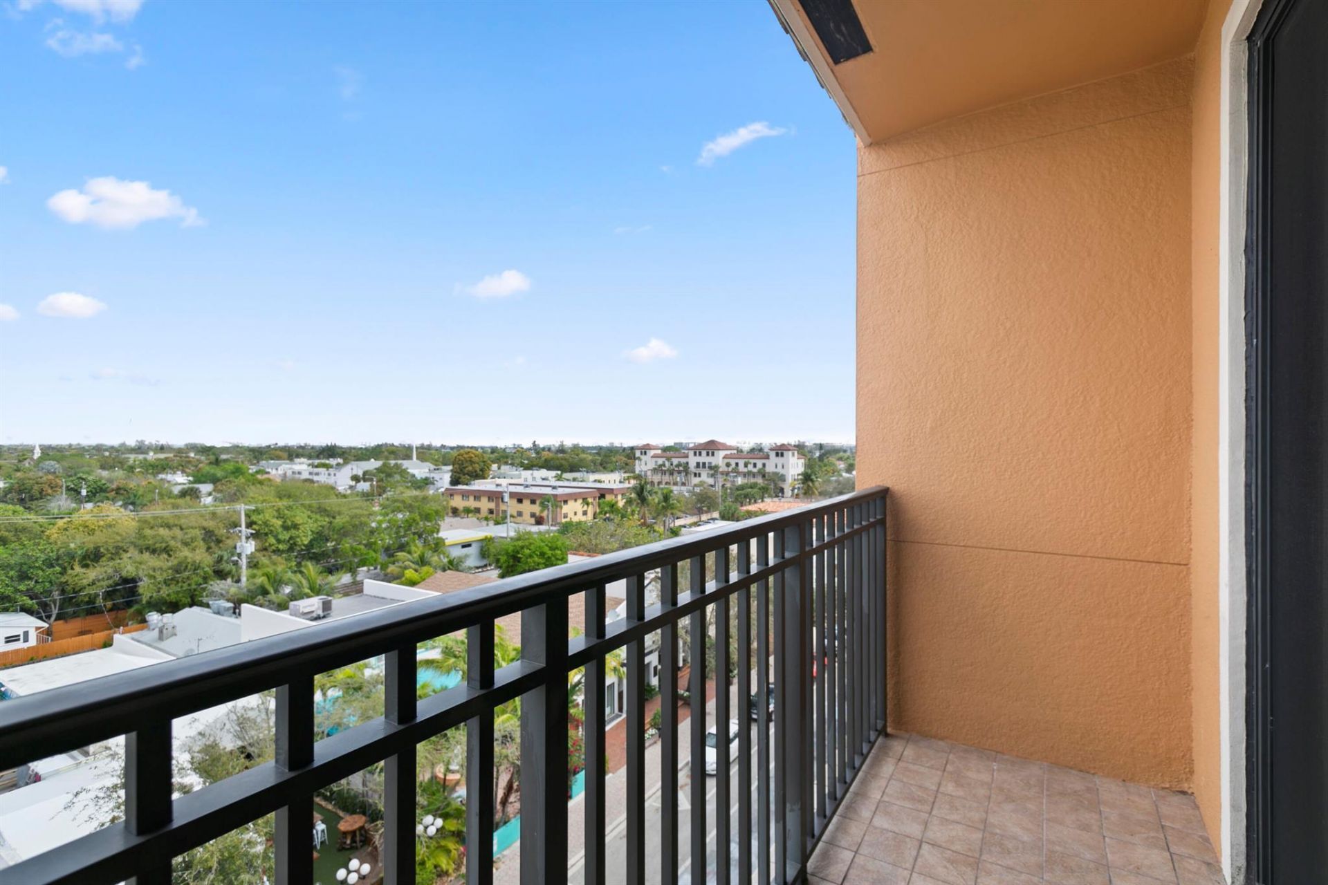 511 Lucerne Avenue, Unit 607, Lake Worth Beach, FL 33460 Photo
