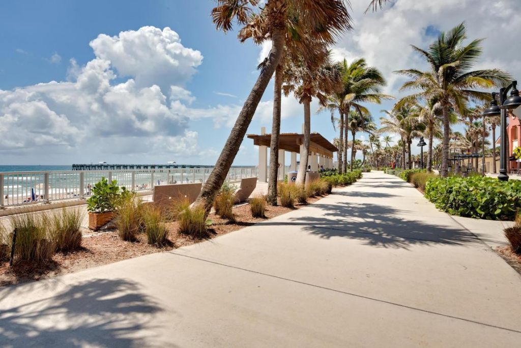 511 Lucerne Avenue, Unit 607, Lake Worth Beach, FL 33460 Photo