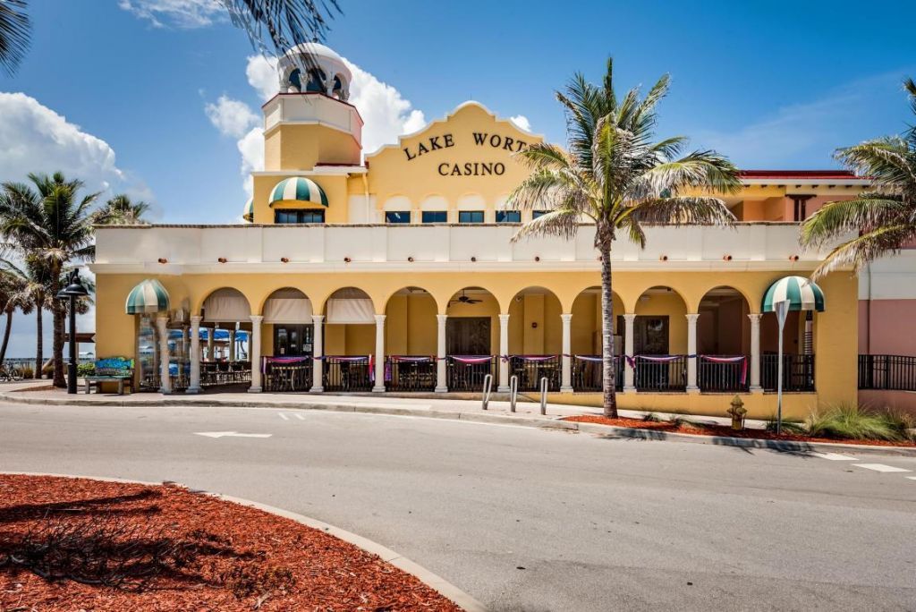 511 Lucerne Avenue, Unit 607, Lake Worth Beach, FL 33460 Photo