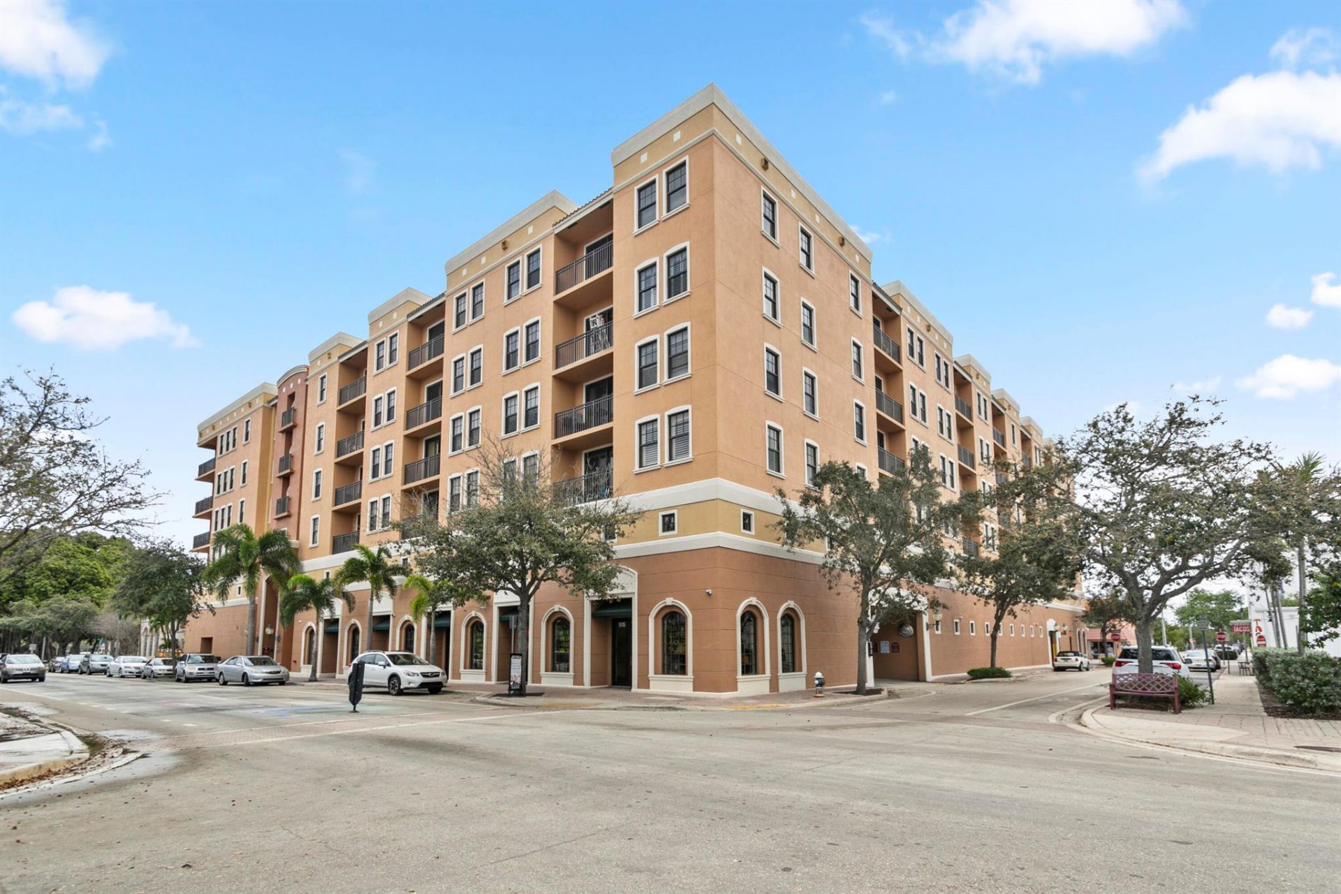 511 Lucerne Avenue, Unit 607, Lake Worth Beach, FL 33460 Photo