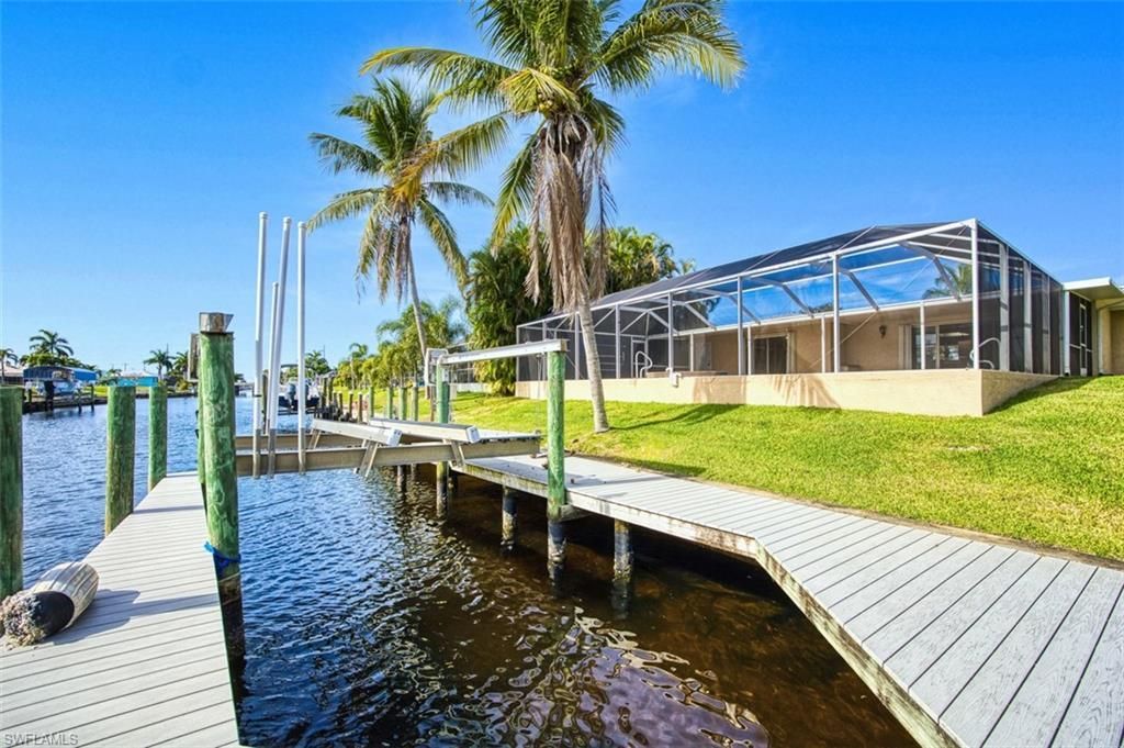 1712 SE 28th St, Cape Coral, FL 33904 Photo