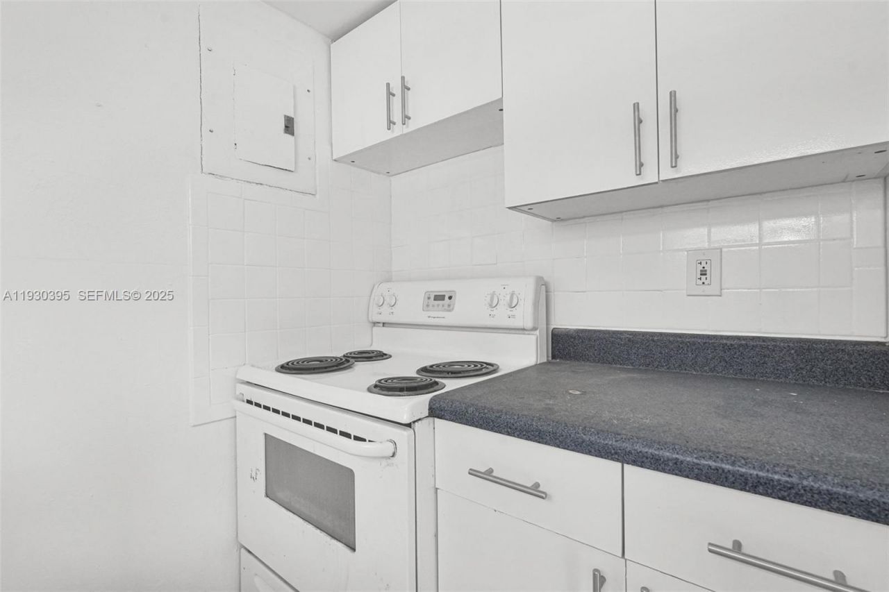 8295 NE Miami Ct, Unit 3, Miami, FL 33138 Photo