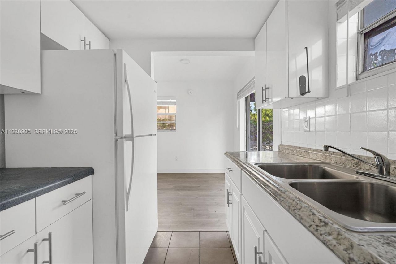 8295 NE Miami Ct, Unit 3, Miami, FL 33138 Photo