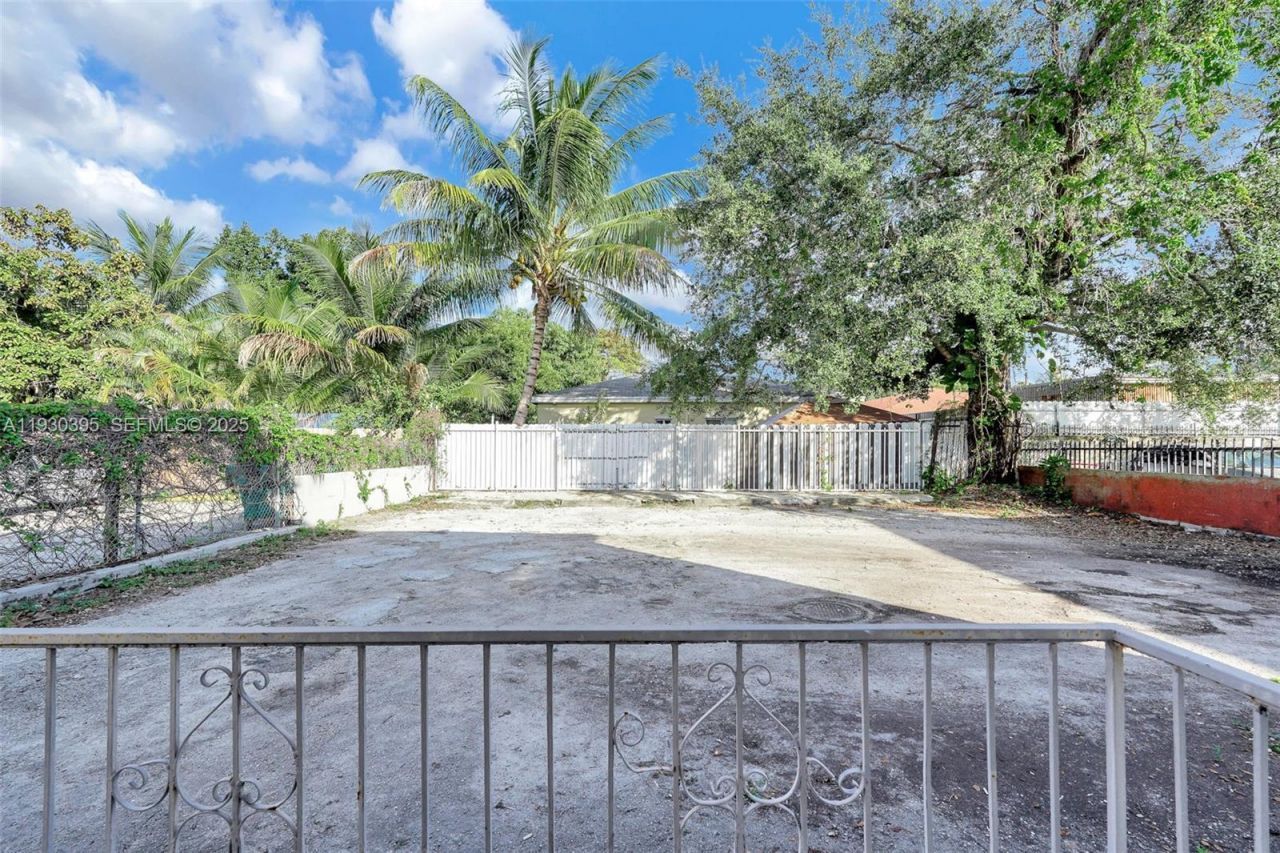 8295 NE Miami Ct, Unit 3, Miami, FL 33138 Photo