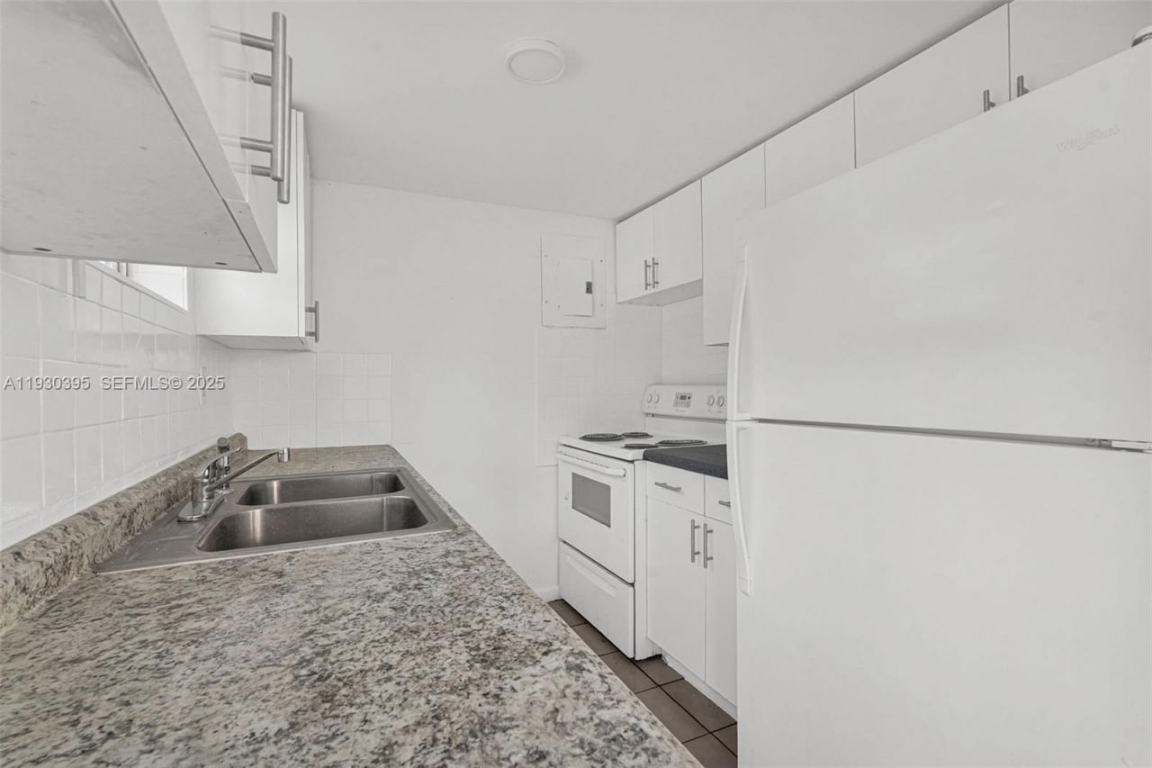 8295 NE Miami Ct, Unit 3, Miami, FL 33138 Photo