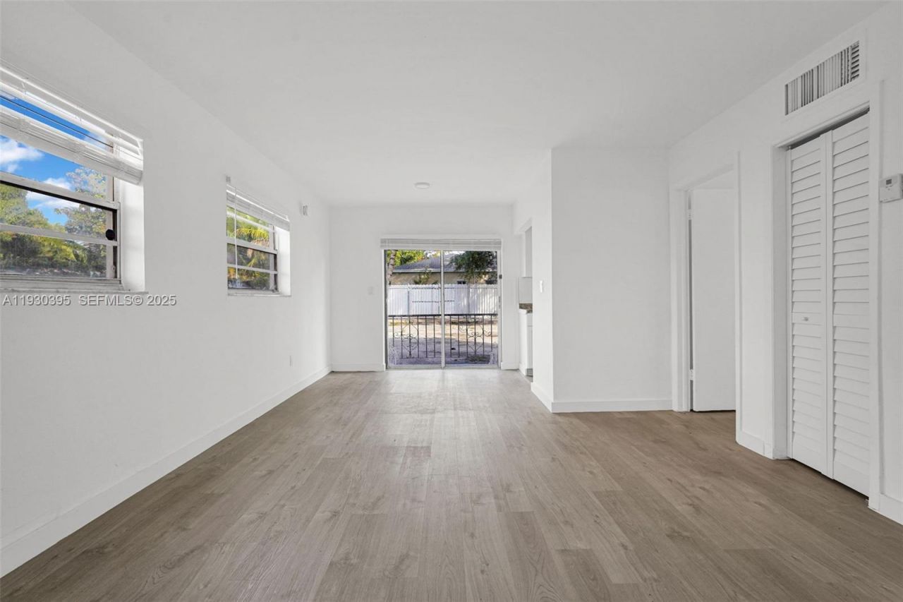 8295 NE Miami Ct, Unit 3, Miami, FL 33138 Photo