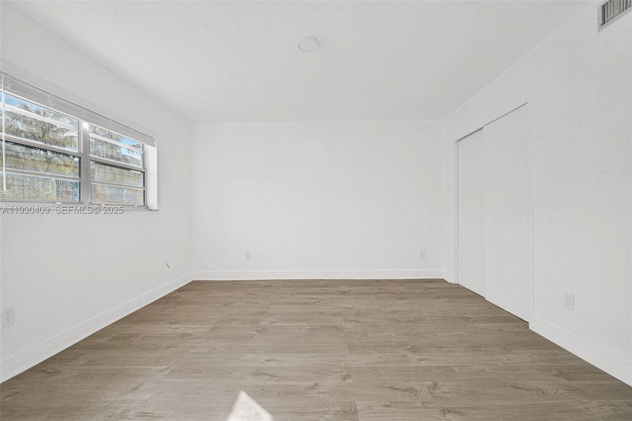 8295 NE Miami Ct, Unit 4, Miami, FL 33138 Photo