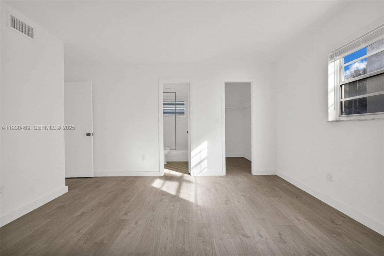 8295 NE Miami Ct, Unit 4, Miami, FL 33138 Photo