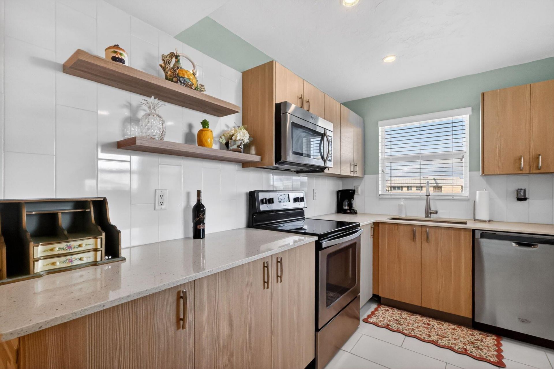 12 Colonial Club Drive, Unit 305, Boynton Beach, FL 33435 Photo