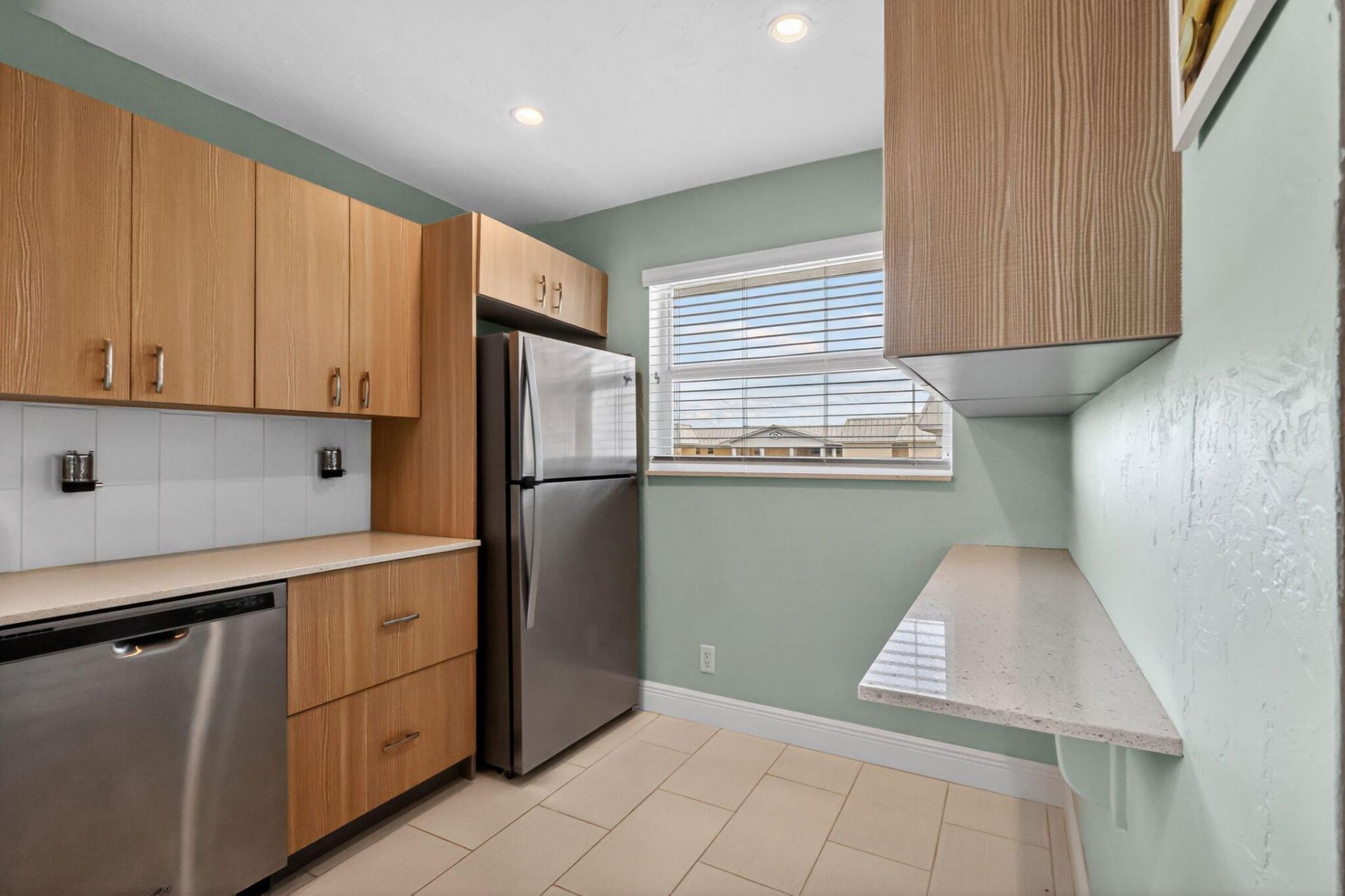 12 Colonial Club Drive, Unit 305, Boynton Beach, FL 33435 Photo