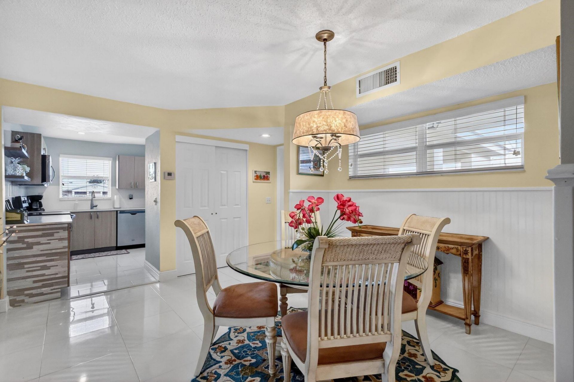 12 Colonial Club Drive, Unit 305, Boynton Beach, FL 33435 Photo