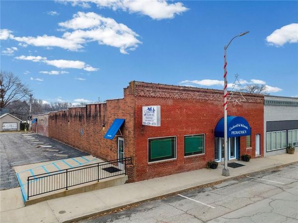 1717 N Main Street, Higginsville, MO 64037