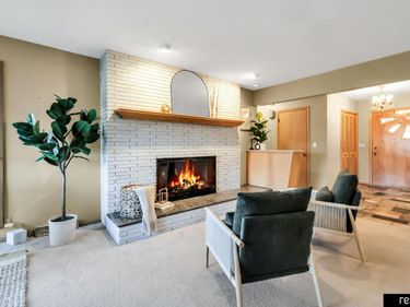 3715 S 49th Street, Omaha, NE 68106