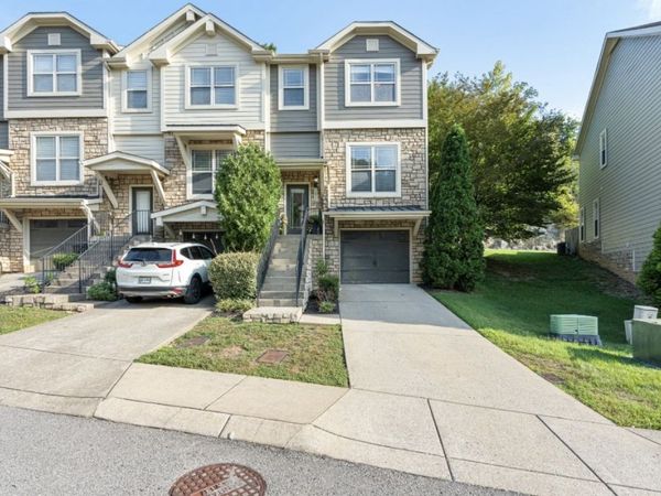 1062 Woodbury Falls Dr, Nashville, TN 37221