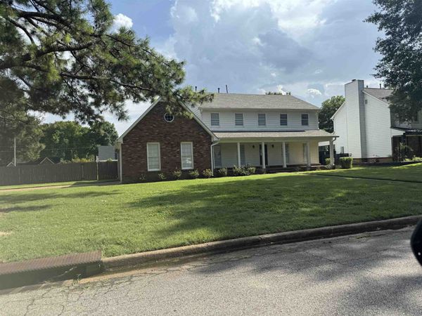 339 OAKLEIGH DR, Collierville, TN 38017