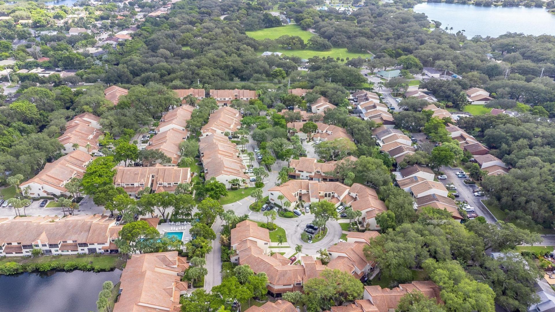 3351 Emerald Oaks Drive, Unit 103, Hollywood, FL 33021 Photo