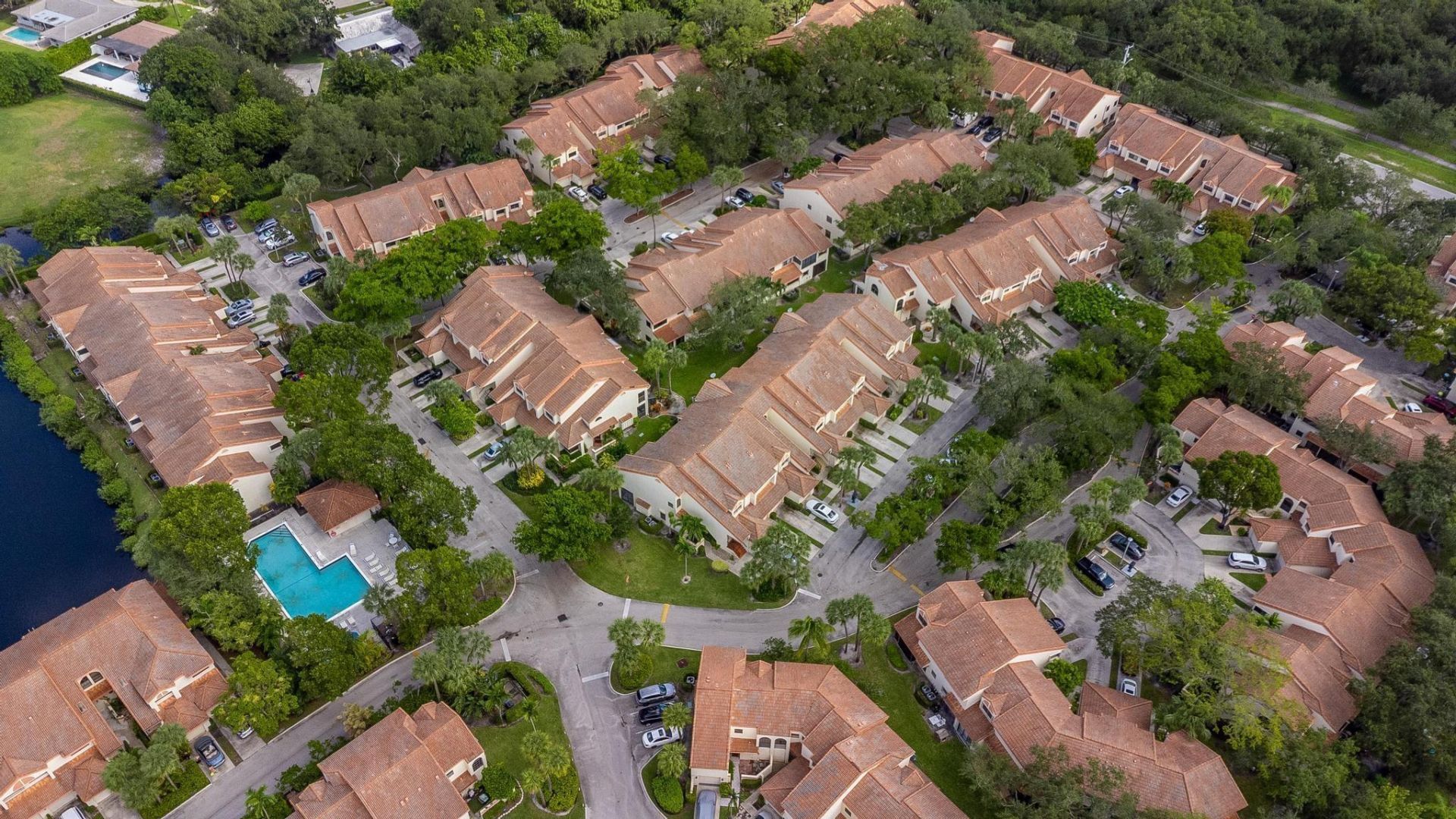 3351 Emerald Oaks Drive, Unit 103, Hollywood, FL 33021 Photo