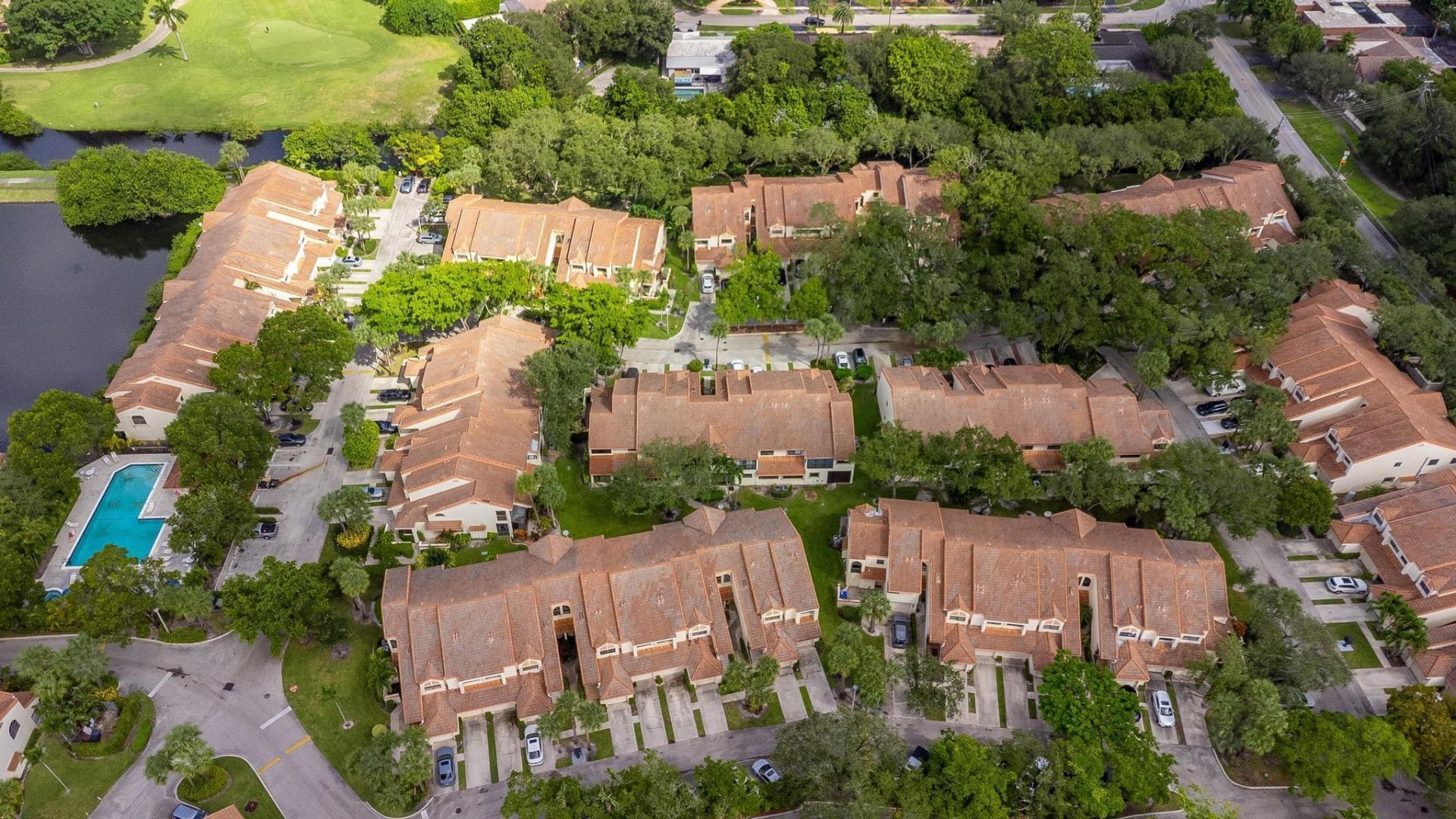 3351 Emerald Oaks Drive, Unit 103, Hollywood, FL 33021 Photo