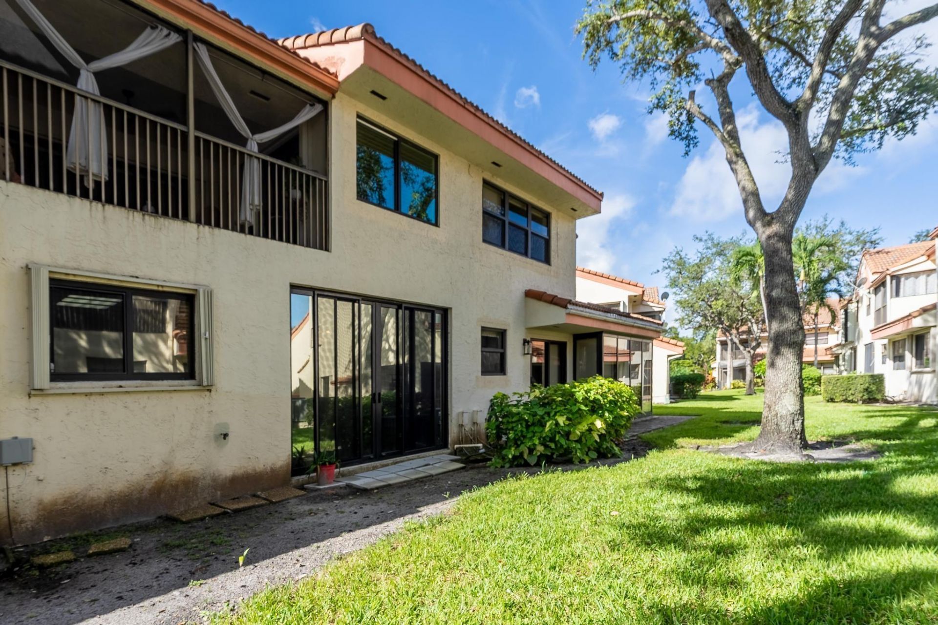 3351 Emerald Oaks Drive, Unit 103, Hollywood, FL 33021 Photo