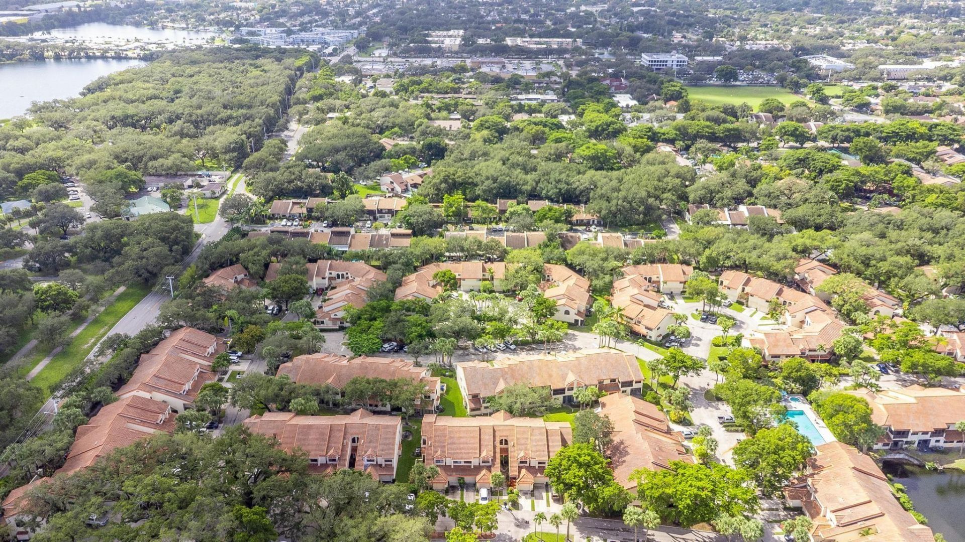 3351 Emerald Oaks Drive, Unit 103, Hollywood, FL 33021 Photo