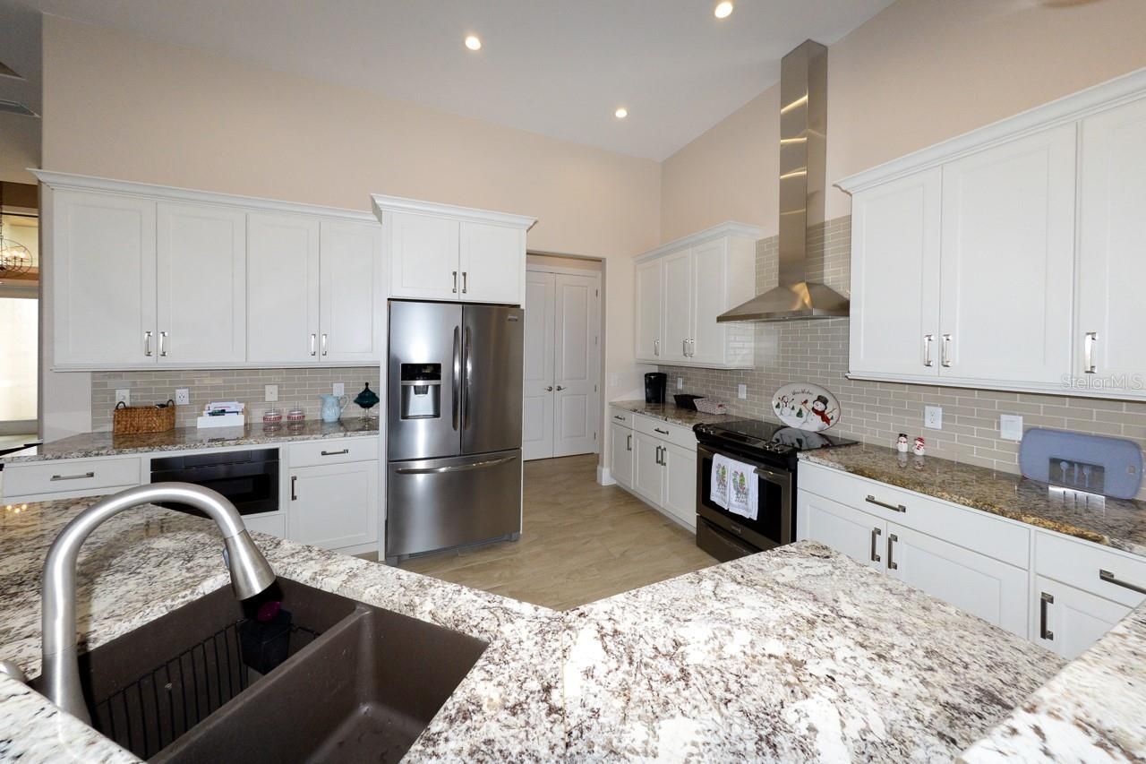 185 Colony Point Dr., Punta Gorda, FL 33950 Photo